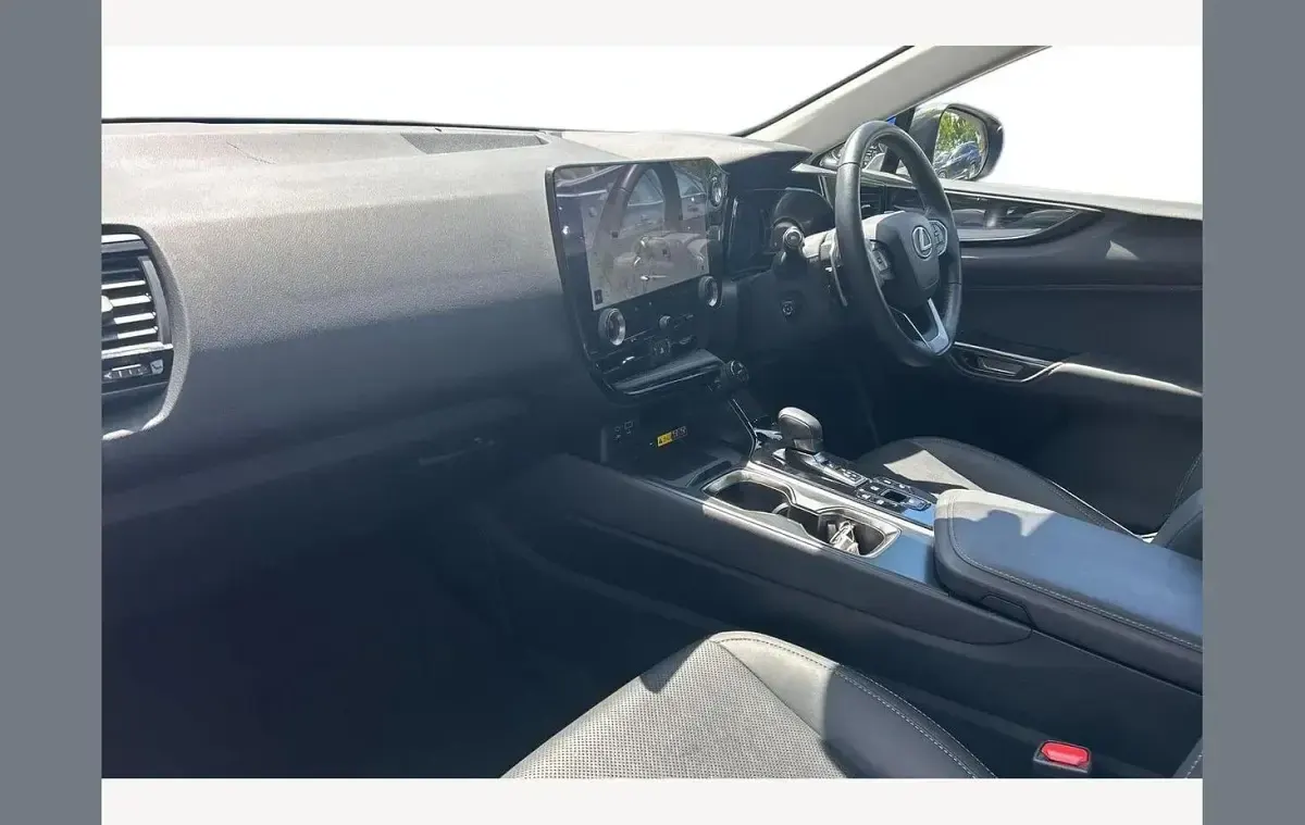 Used Lexus NX450h+ 306 HP (225 kW) 2024 Green SUV