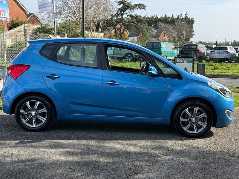 Used Hyundai ix20 SE 125 HP (91 kW) 2016 Blue Hatchback