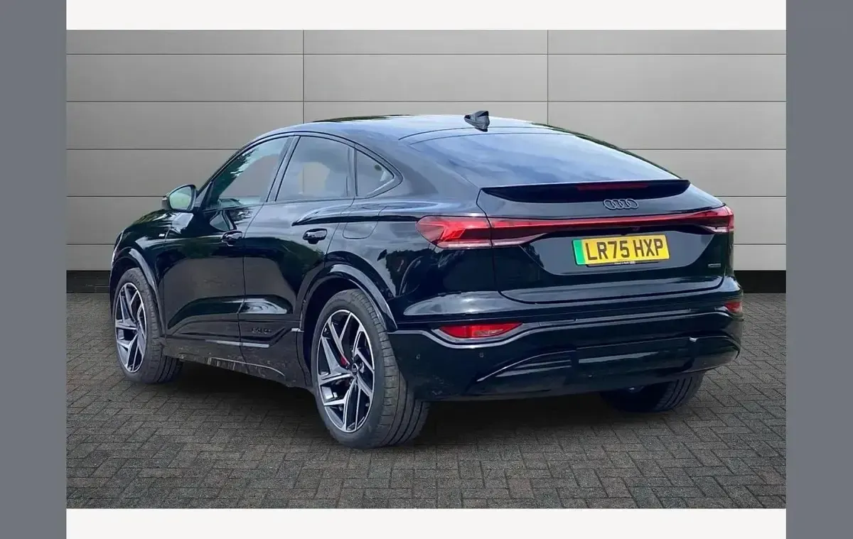 Used Audi Q6 e-tron Advanced 284 kW (387 HP) 2025 Black SUV