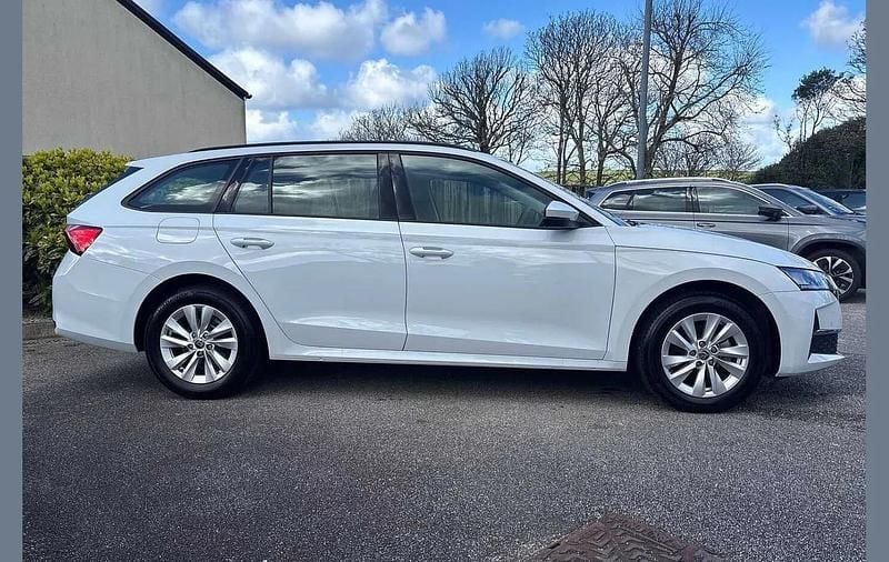 Usado Skoda Octavia SE Technology 150 CV (110 kW) 2024 Blanco Familiar