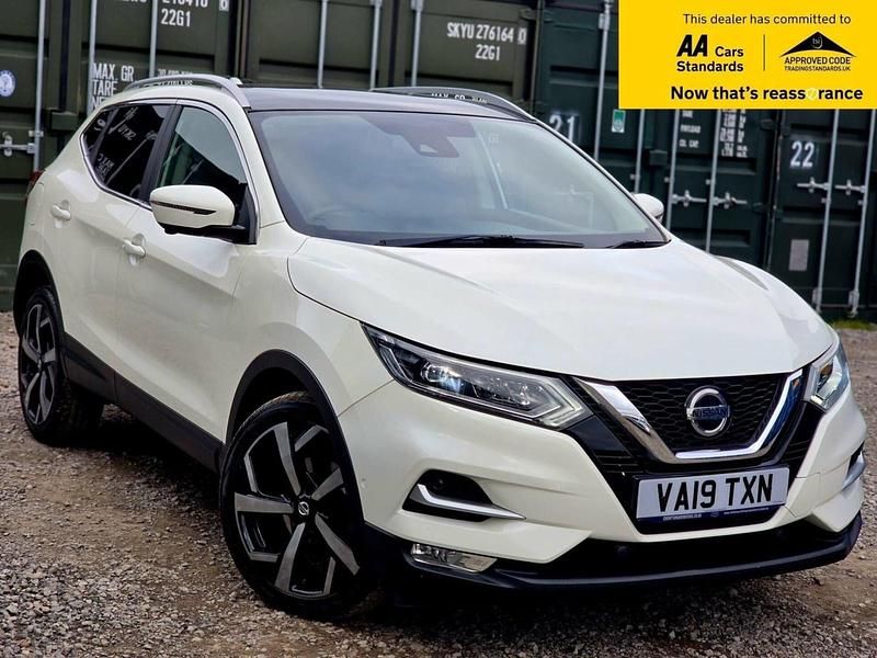 Used Nissan Qashqai Tekna 115 HP (84 kW) 2019 White SUV