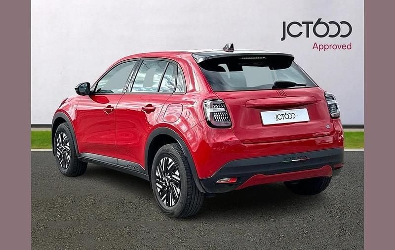 Used Fiat 600 Red 114 kW (156 HP) 2024 Red SUV