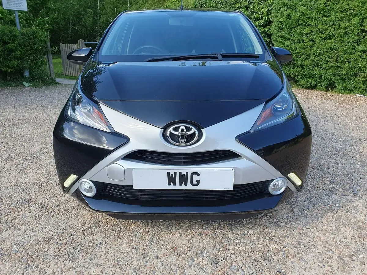 Used Toyota Aygo x-press 2018 Black Hatchback