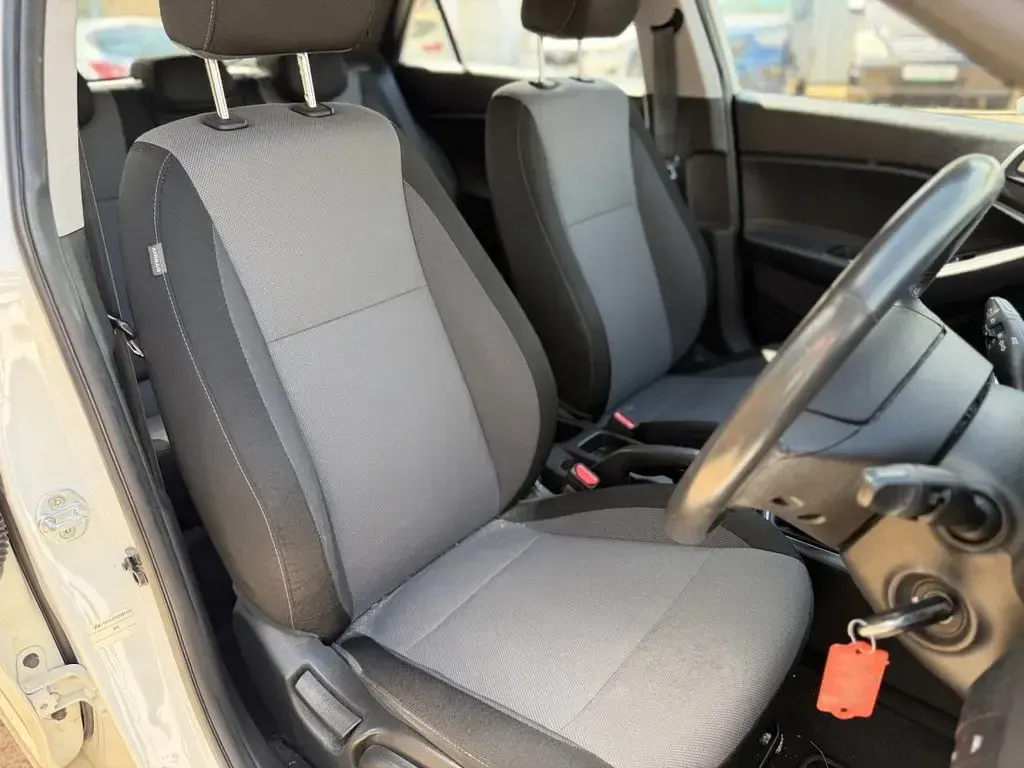 Used Hyundai i20 SE 84 HP (61 kW) 2017 White Hatchback