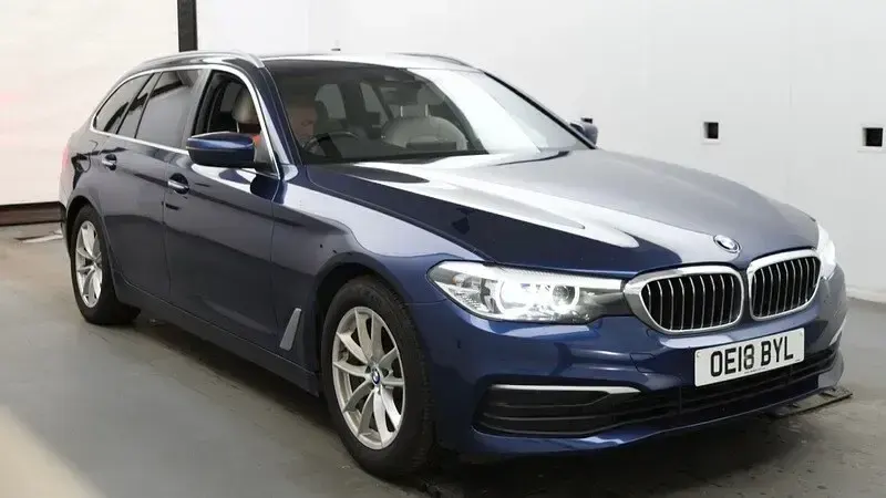 Used BMW 520 Basis 2018 Mediteranean blue Estate