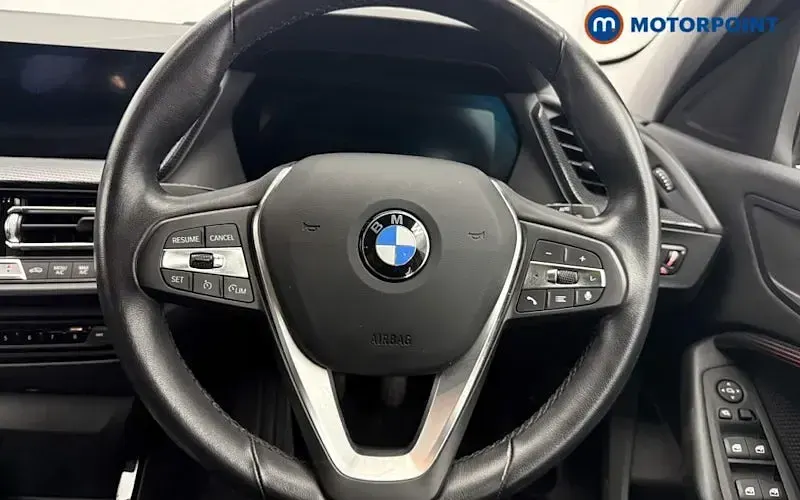 Used BMW 118 Sport Line 136 HP (100 kW) 2022 Blue Hatchback