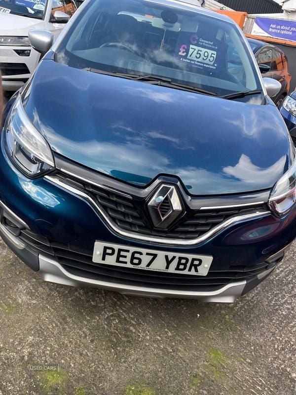 Blue/silver Used 2017 Renault Captur Dynamique SUV | £7,595 (Fair price) - Image 1/1