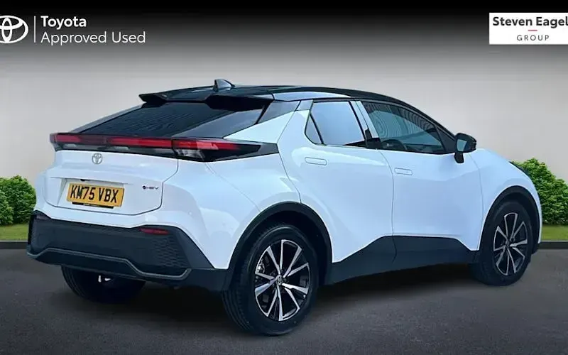 Used Toyota C-HR Design 140 HP (102 kW) 2025 White SUV