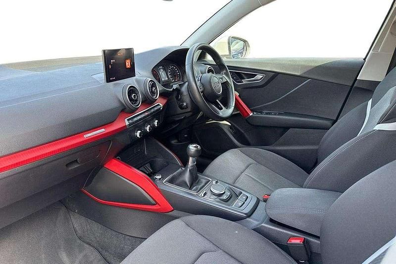 Used Audi Q2 Sport 114 HP (83 kW) 2021 White SUV