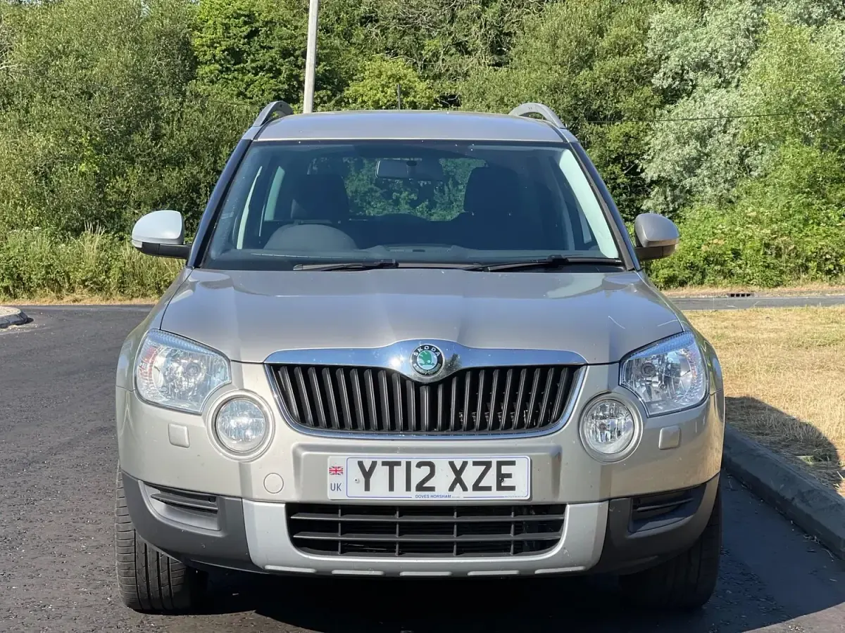 Used Skoda Yeti SE 105 HP (77 kW) 2012 Beige SUV