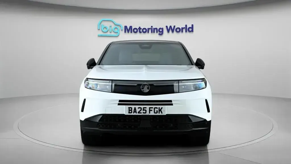 Used Vauxhall Grandland X Ultimate 145 HP (106 kW) 2025 White SUV