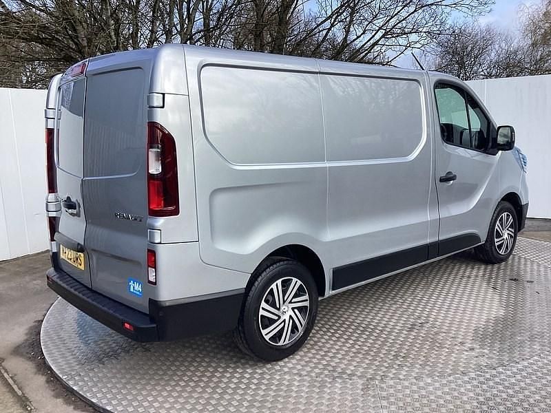 Used Renault Trafic Business 130 HP (95 kW) 2023 Grey MPV