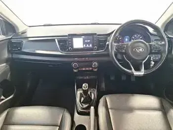 Used Kia Rio 2017 White Hatchback