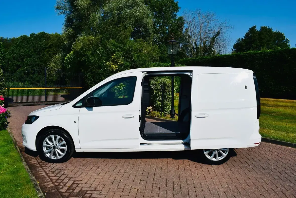 Used VW Caddy Maxi Pro 122 HP (89 kW) 2023 White MPV