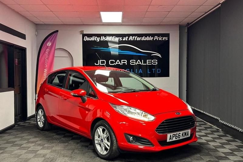 Red Used 2017 Ford Fiesta Zetec Hatchback | £6,490 (Good price) - Image 1/1