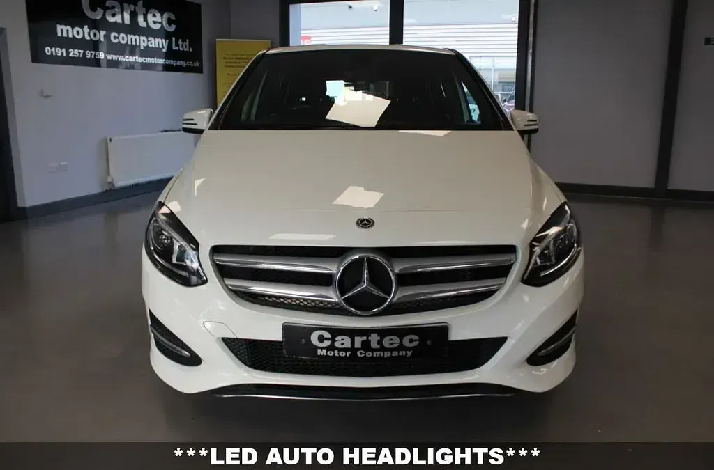 Used Mercedes B200 Exclusive 156 HP (114 kW) 2018 White Hatchback