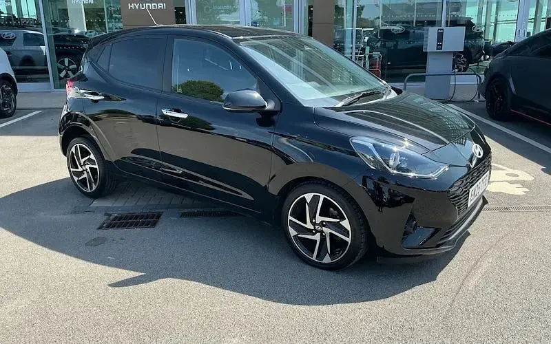 Used Hyundai i10 Premium 79 HP (58 kW) 2025 Hatchback