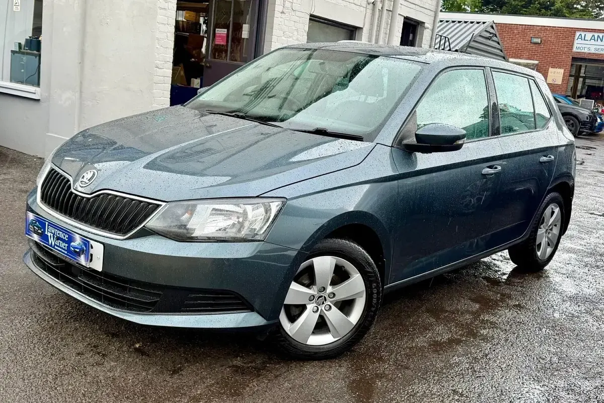 Used Skoda Fabia SE 90 HP (66 kW) 2015 Grey Hatchback