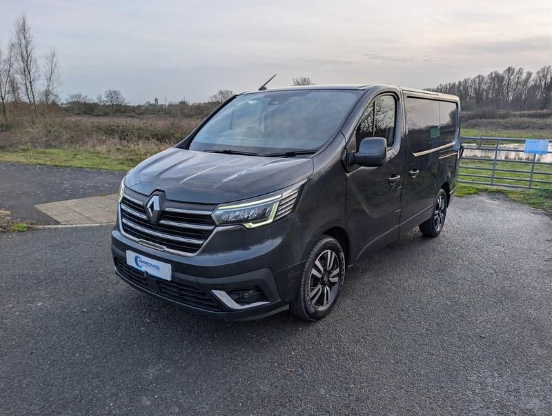Used Renault Trafic 150 HP (110 kW) 2021 Grey MPV