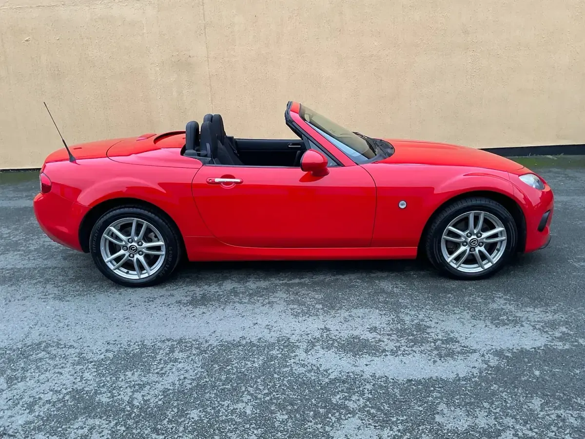 Used Mazda MX5 126 HP (92 kW) 2014 Red Cabriolet