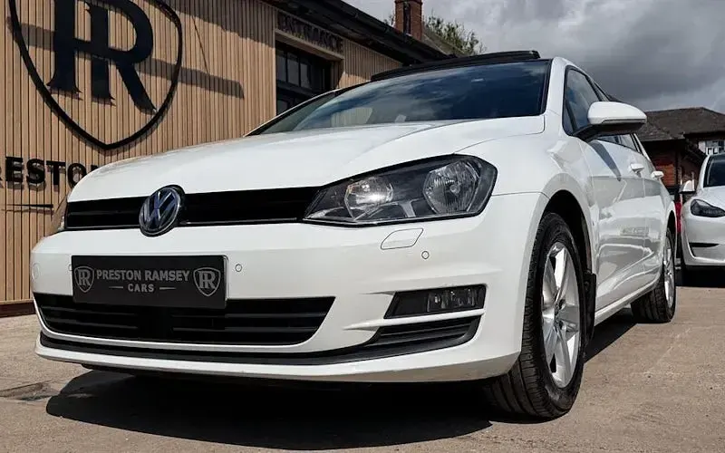 Used VW Golf VII Edition 125 HP (91 kW) 2016 White Hatchback