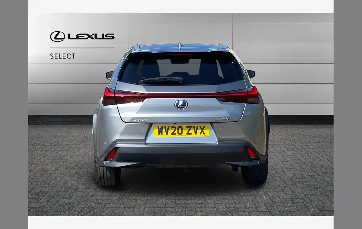 Used Lexus UX 250h 184 HP (135 kW) 2020 Silver SUV
