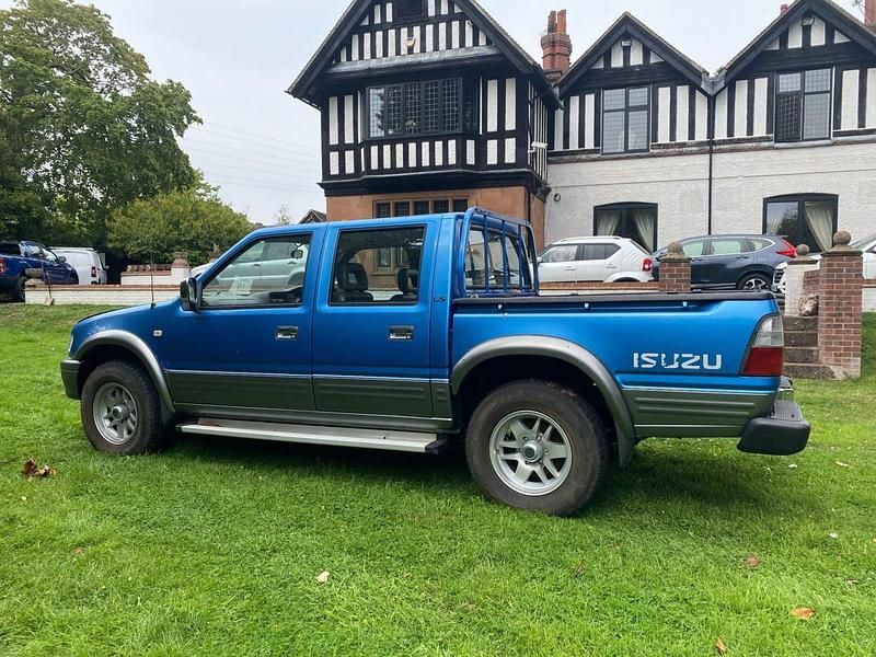 Blue Used 2002 Isuzu Rodeo SUV | £8,395 - Image 1/4