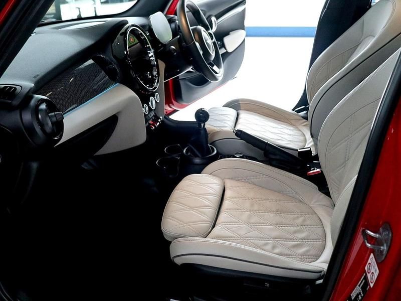 Used Mini Cooper Exclusive 2021 Chili red Hatchback