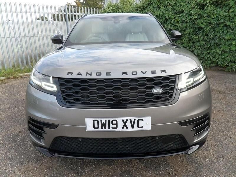 Used Land Rover Range Rover Velar HSE Dynamic 240 HP (176 kW) 2019 Silver SUV