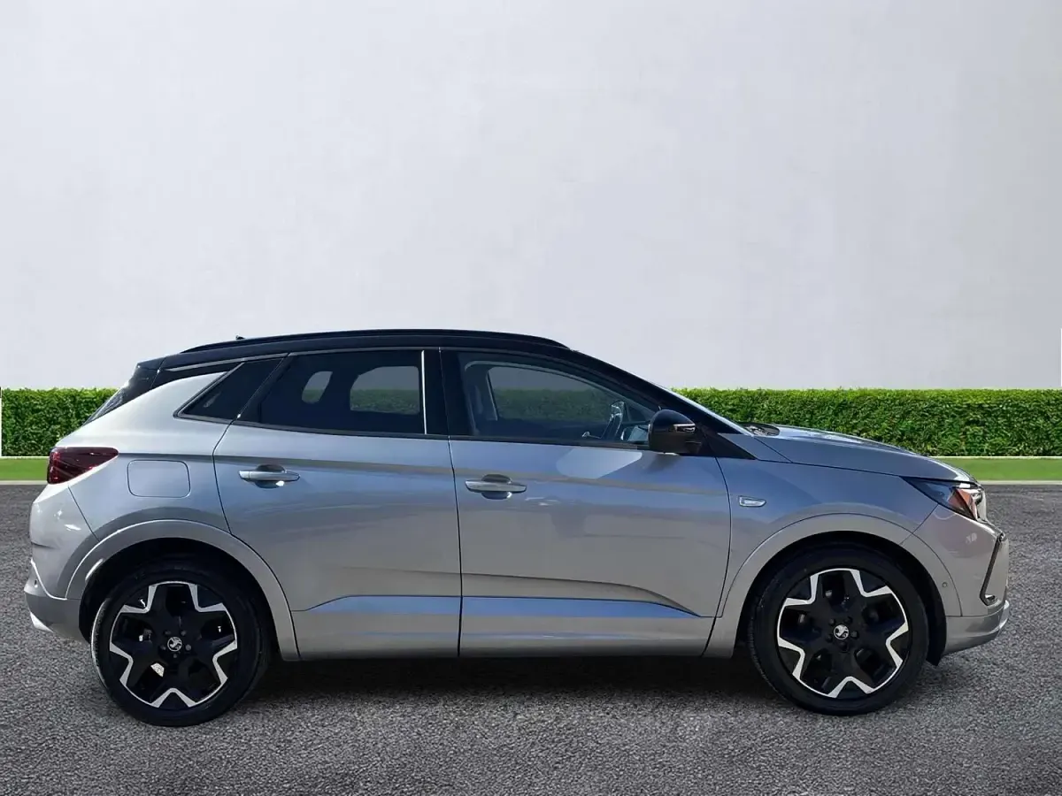 Used Vauxhall Grandland X Ultimate 130 HP (95 kW) 2023 Grey SUV
