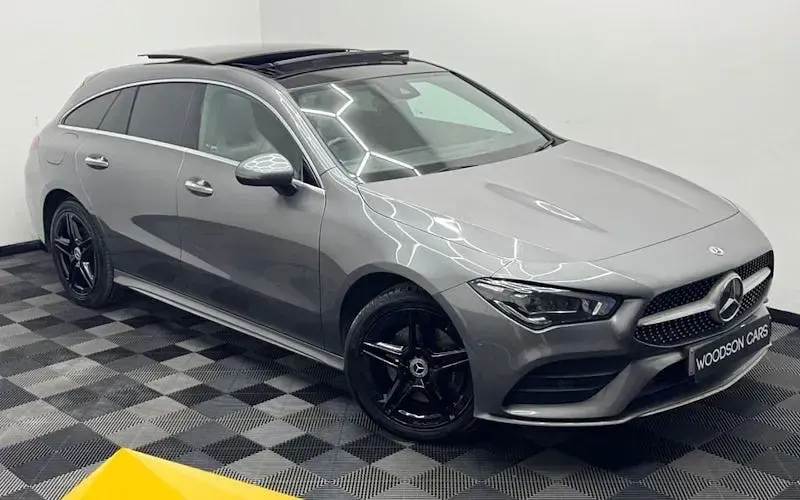 Begagnad Mercedes CLA250e Shooting Brake AMG Line Premium Plus 218 HK (160 kW) 2022 Kombi