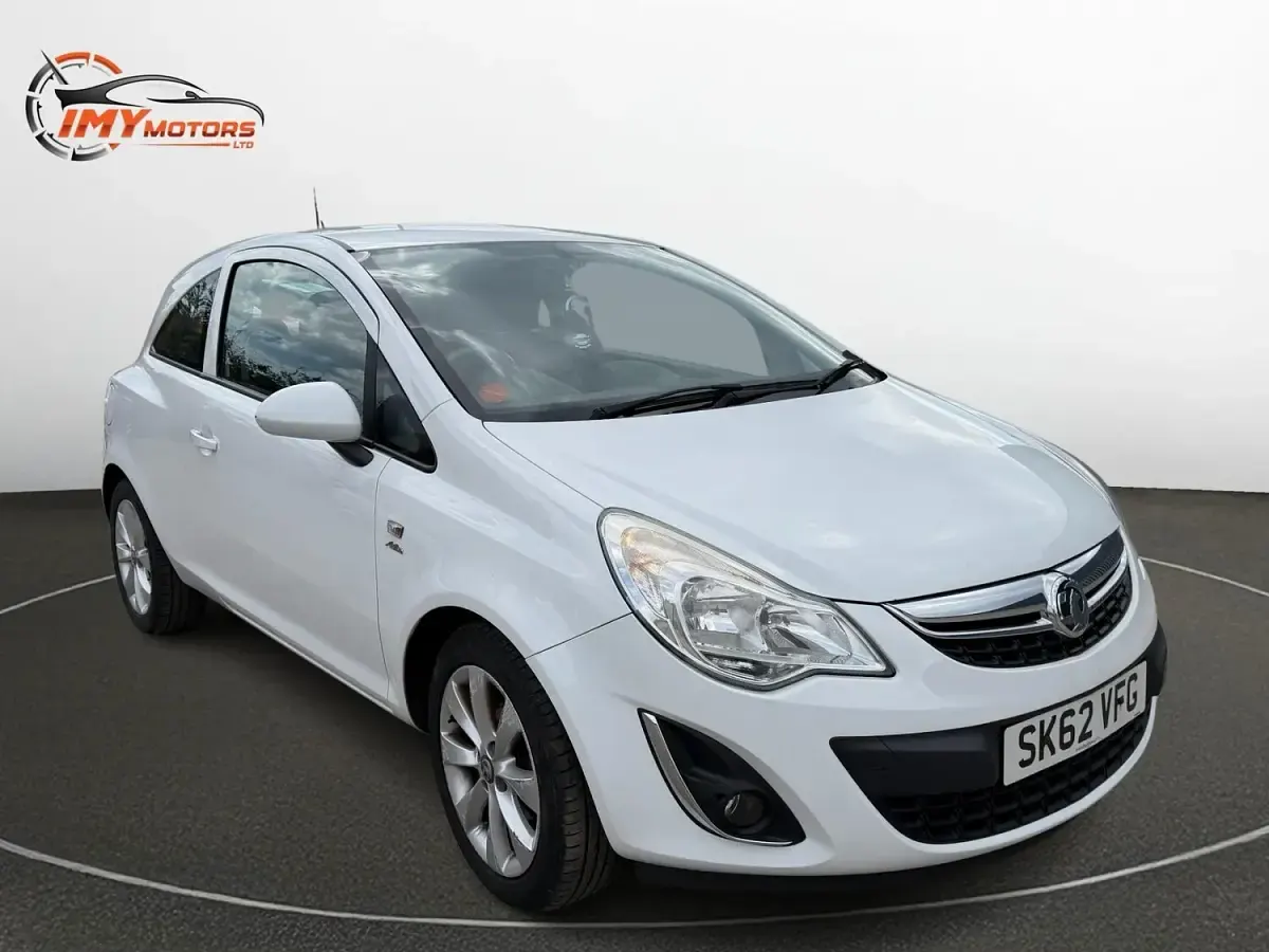 Used Vauxhall Corsa Active 85 HP (62 kW) 2012 White Hatchback