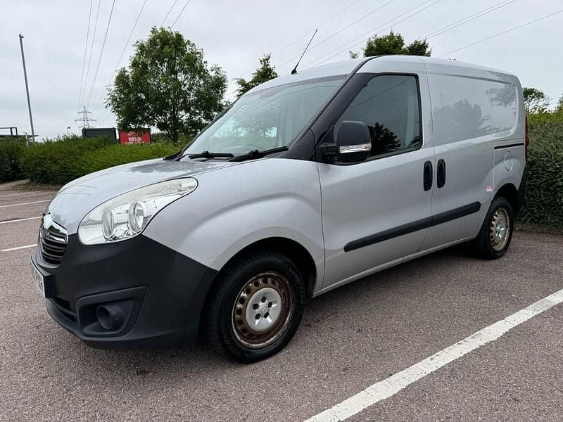 Used Vauxhall Combo 90 HP (66 kW) 2015 Silver MPV