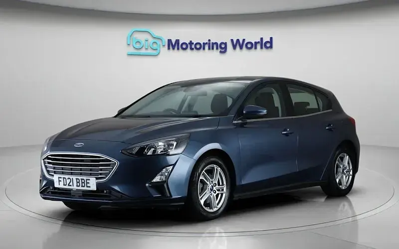 Used Ford Focus Zetec 120 HP (88 kW) 2021 Blue Hatchback