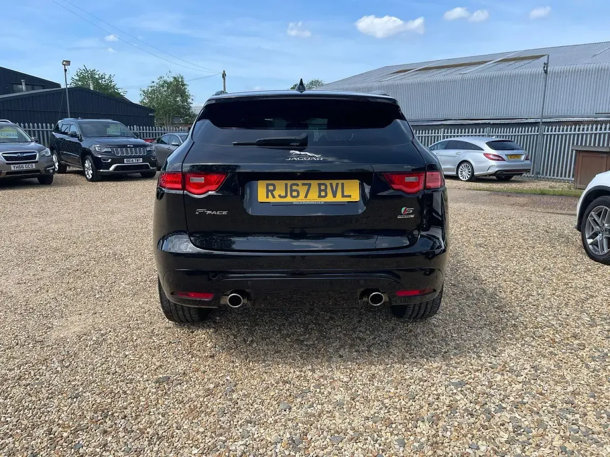 Used Jaguar F-Pace S 300 HP (220 kW) 2018 Black SUV