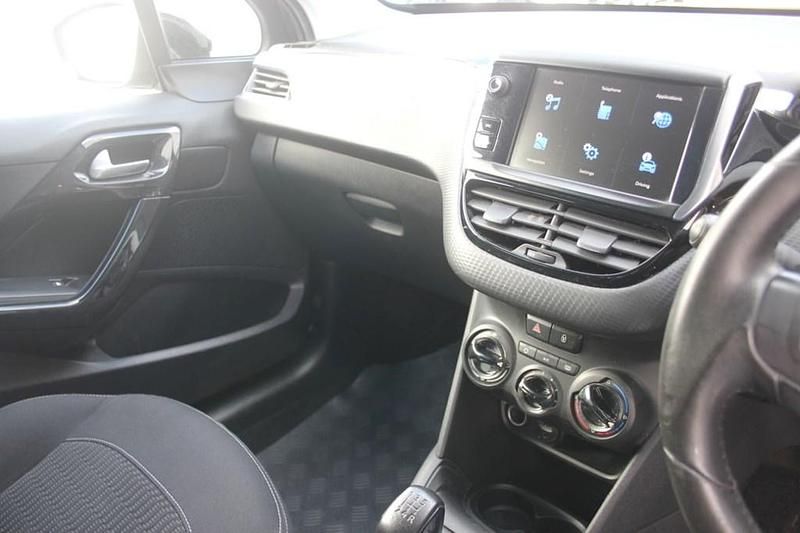Second-hand Peugeot 208 Active 2017 Gri Hatchback
