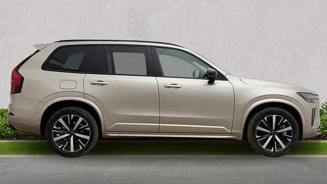 Used Volvo XC90 Plus 455 HP (334 kW) 2025 SUV