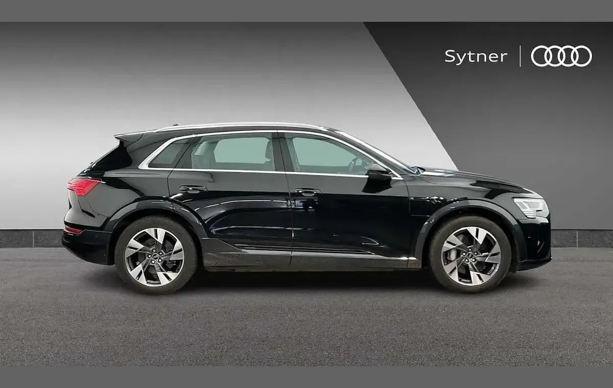 Usado Audi Q8 e-tron Sport 250 kW (340 HP) 2023 Preto SUV