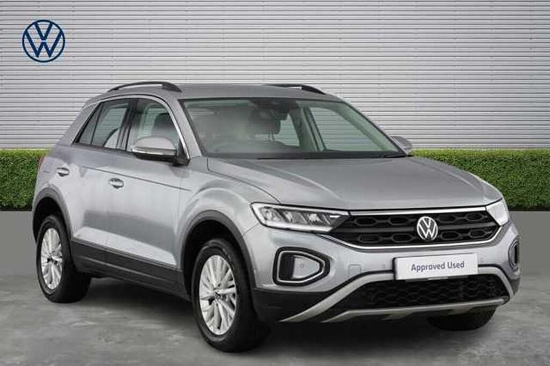 Used VW T-Roc Life 150 HP (110 kW) 2023 Silver SUV