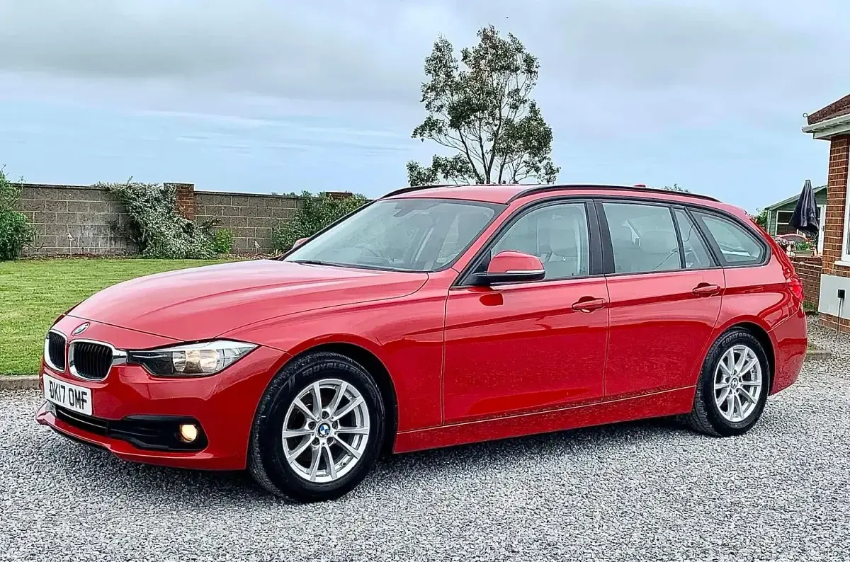 Used BMW 320 Efficient Dynamics 2017 Red Estate