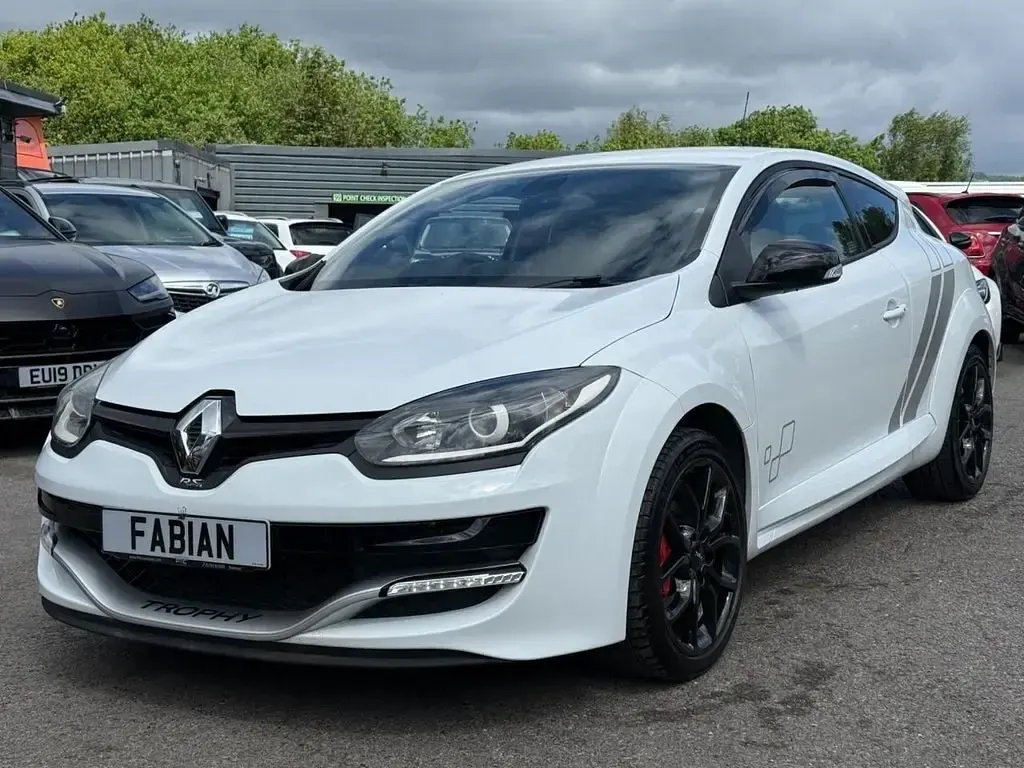 Usado Renault Mégane Coupé Trophy 275 HP (202 kW) 2015 Branco Coupé