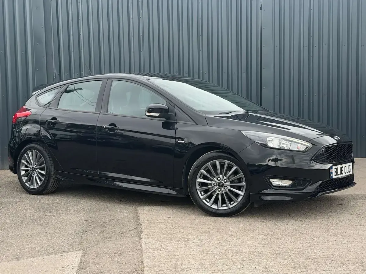 Used Ford Focus ST-Line 140 HP (102 kW) 2017 Hatchback