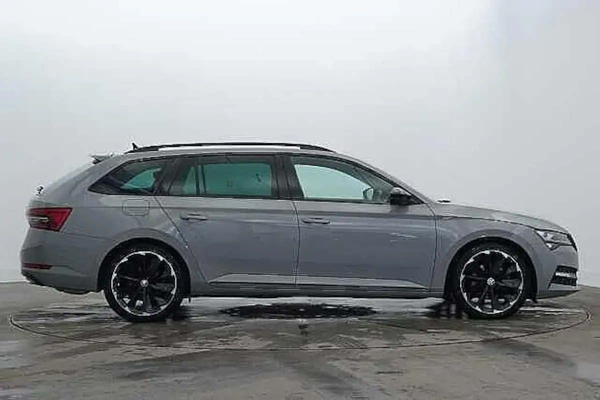 Used Skoda Superb SportlinePlus 190 HP (139 kW) 2021 Meteor grey Estate
