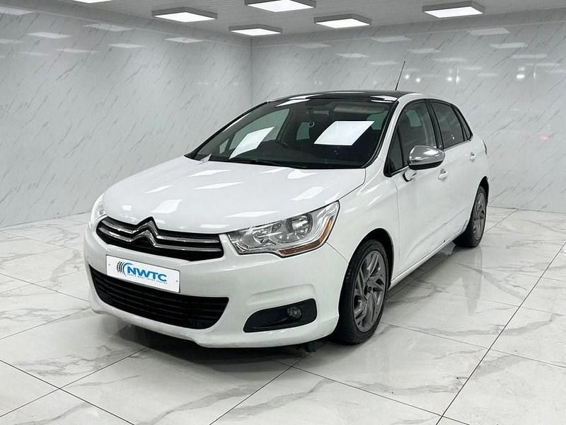 Used Citroën C4 SELECTION 115 HP (84 kW) 2014 White Hatchback