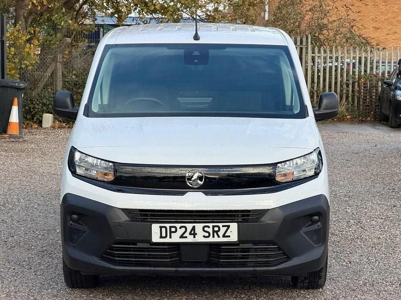 Used Vauxhall Combo S 100 HP (73 kW) 2024 White Van