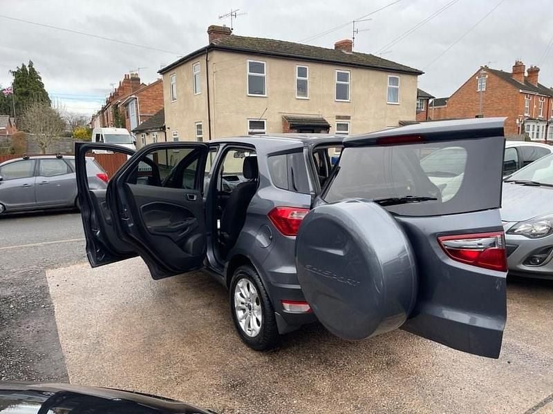 Used Ford Ecosport Zetec 95 HP (69 kW) 2015 White SUV