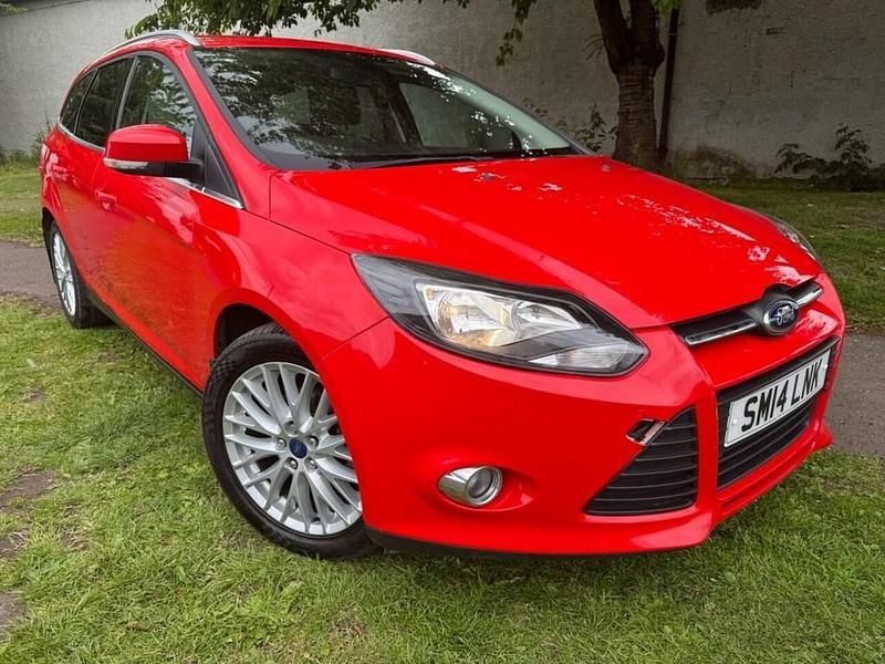Red Used 2014 Ford Focus Zetec Estate | £5,250 (Fair price) - Image 1/4