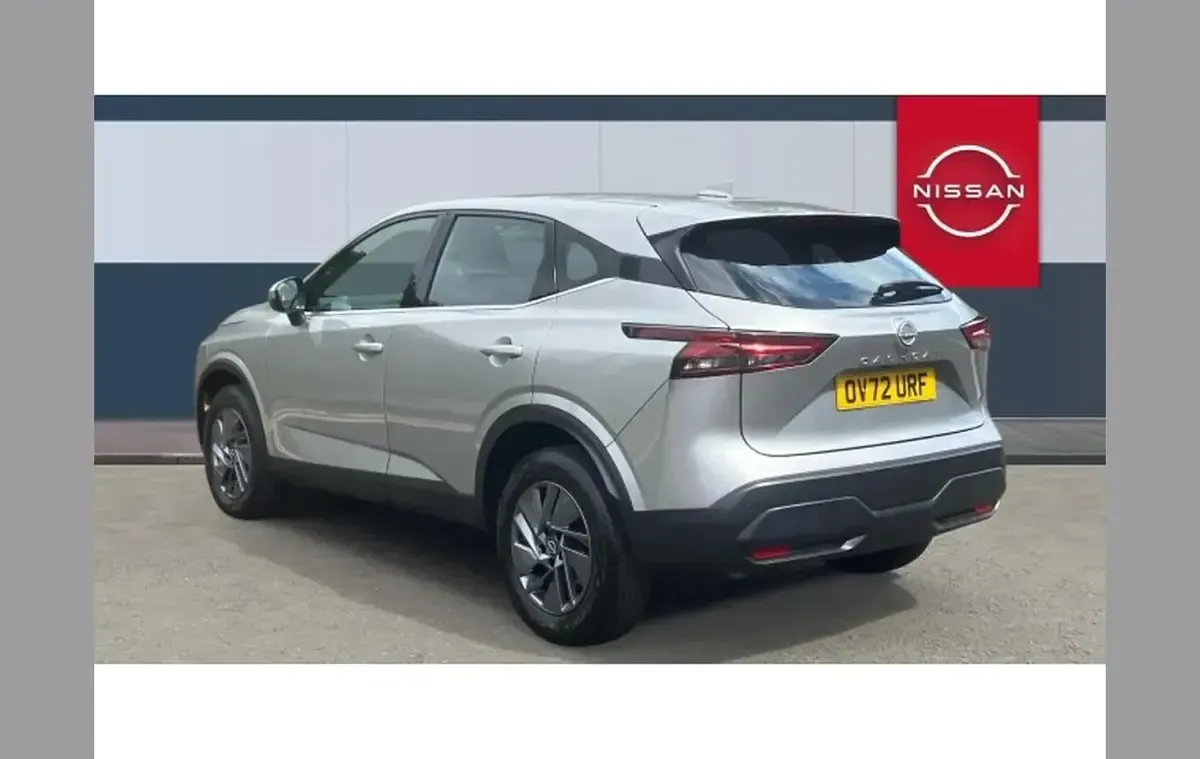 Used Nissan Qashqai Acenta Premium 158 HP (116 kW) 2022 Silver SUV