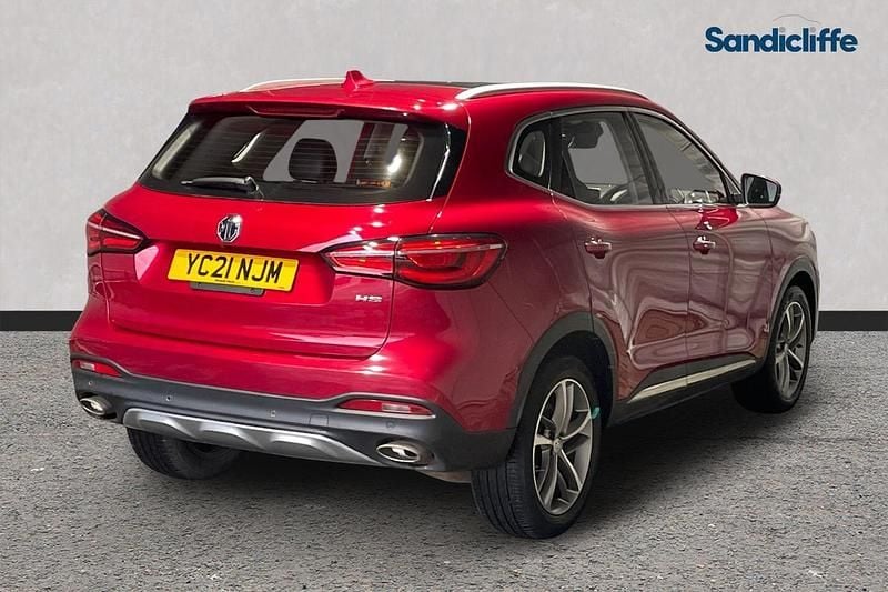 Used MG HS Exclusive 2021 Tri coat  dynamic red SUV