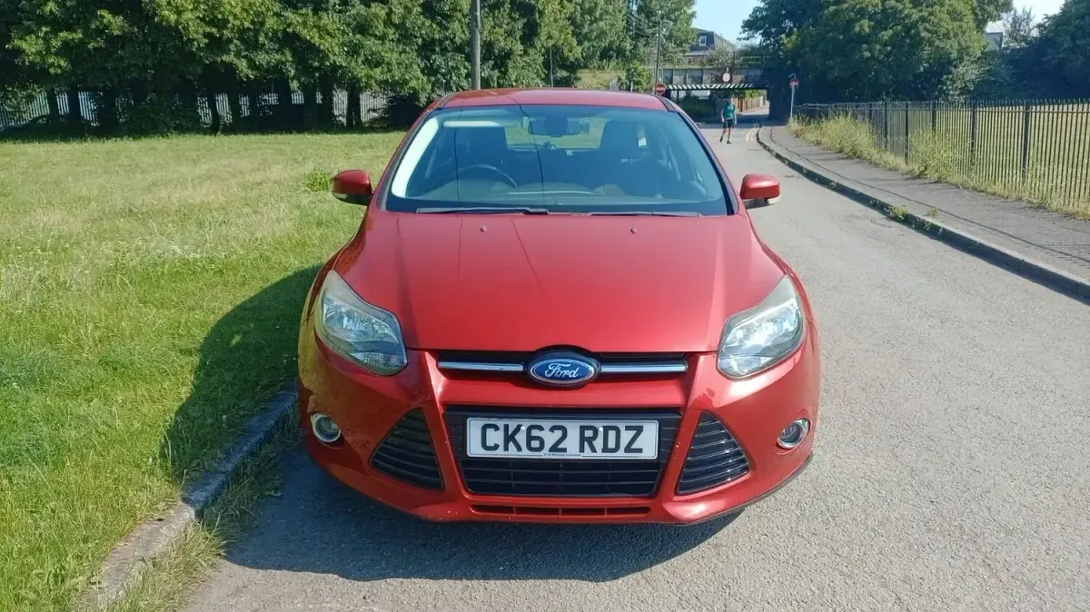 Used Ford Focus Titanium 125 HP (91 kW) 2012 Red Hatchback